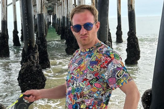 Сбежавших из России артистов готовятся вернуть на экраны россиян