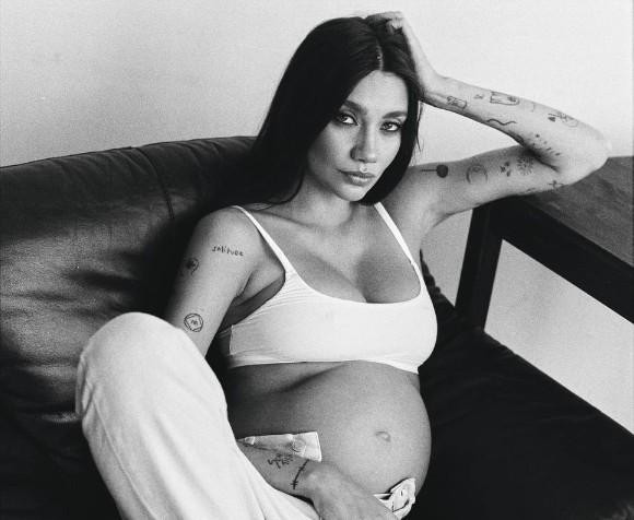 Фёдор Смолов и Карина Истомина сообщили о скором рождении ребёнка