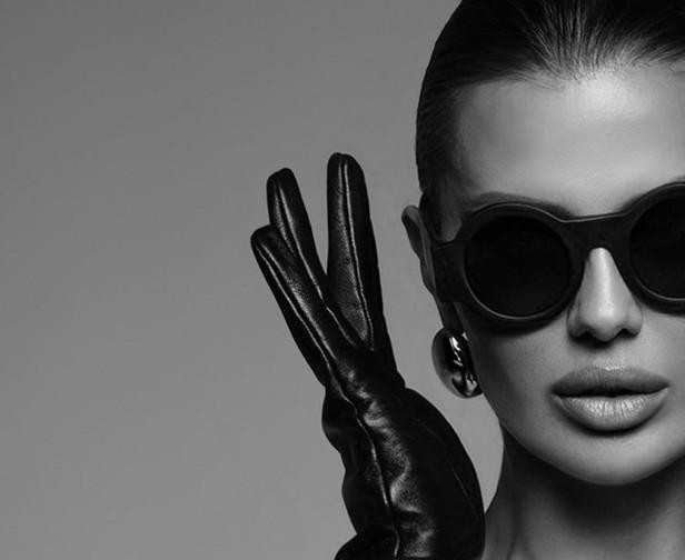 Виктория Боня решила зарабатывать на своём изменившемся после пластики лице