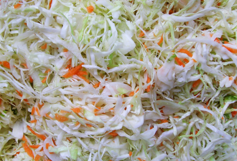 Гастроэнтеролог Лебедева рассказала о пользе употребления квашеной капусты