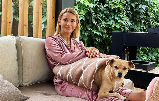 Ольга Орлова сравнила детские фото мужа и дочери