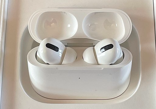 В Apple объяснили низкое качество наушников AirPods Pro