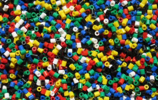 Еврокомиссия запретила использование нескольких изделий с микропластиком