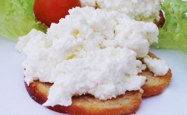 Диетолог Мухина рассказала про опасные сочетания творога с другими продуктами