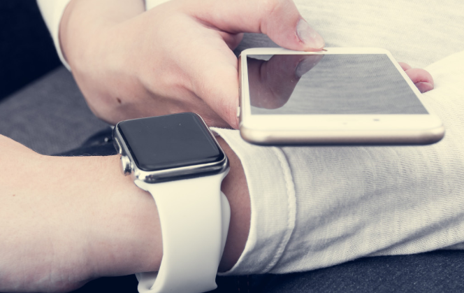 Появился качественный клон Apple Watch от Nothing