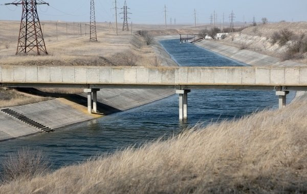 Власти Крыма сообщили о планах восстановить подачу воды из Днепра