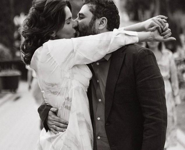 Режиссёр Андреасян подарил актрисе Лизе Моряк свадебный салон