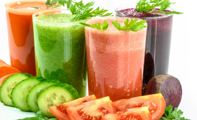 Диетолог Дзантиева рассказала о пользе овощных соков
