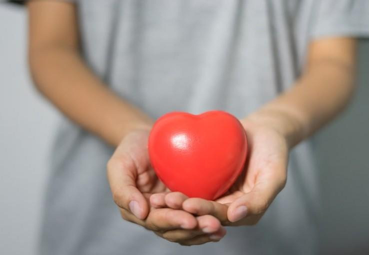 Онколог-маммолог Игнатов перечислил признаки новообразований молочных желез