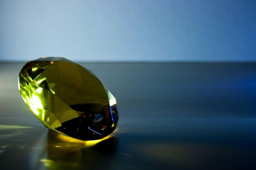 Mirror: В США девочка нашла в парке редкий алмаз в свой день рождения