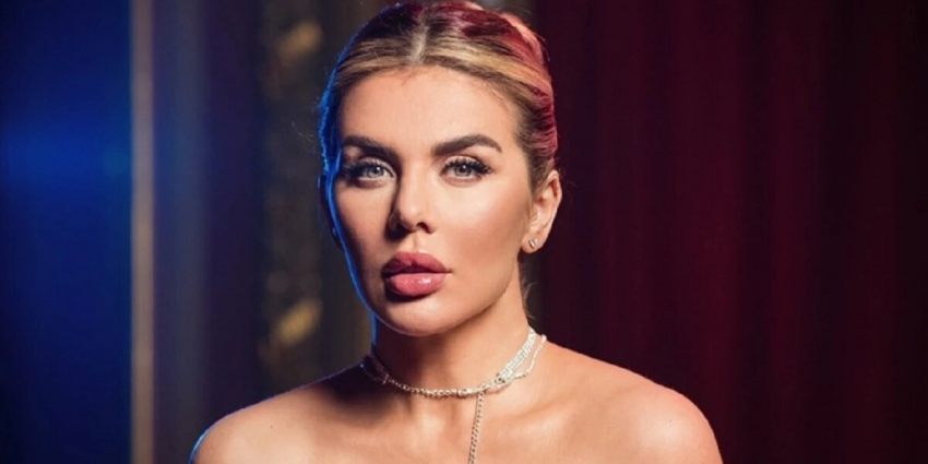 «У нас нет квартиры, машины, няни и школы, но мы справимся» Седокова, лежащая на полу в отеле сделала громкое заявление