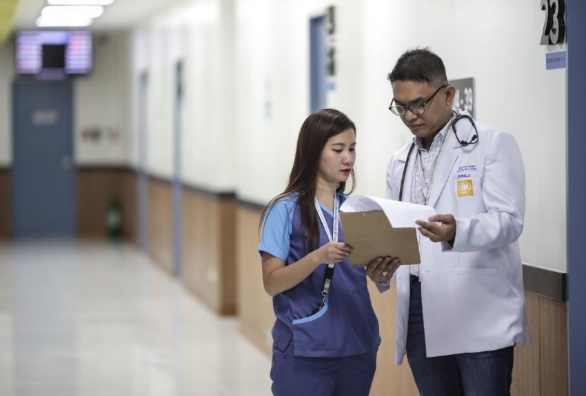 Психотерапевт Лях объяснил, почему мужчины часто говорят, что задумываются о Римской империи