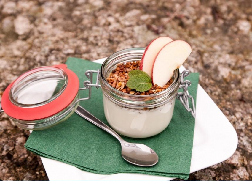 Учёные под руководством профессора Баррингера выяснили, что йогурт может нейтрализовать запах чеснока