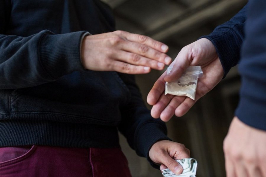 В Госдуме призвали проверить чиновников на наркотики