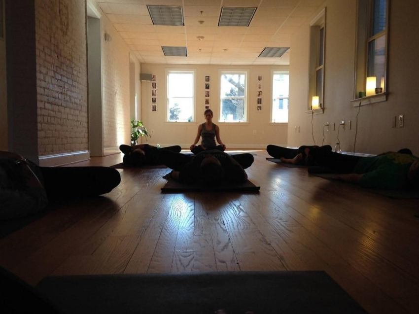 Занятия йогой могут помочь в лечение ревматоидного артрита