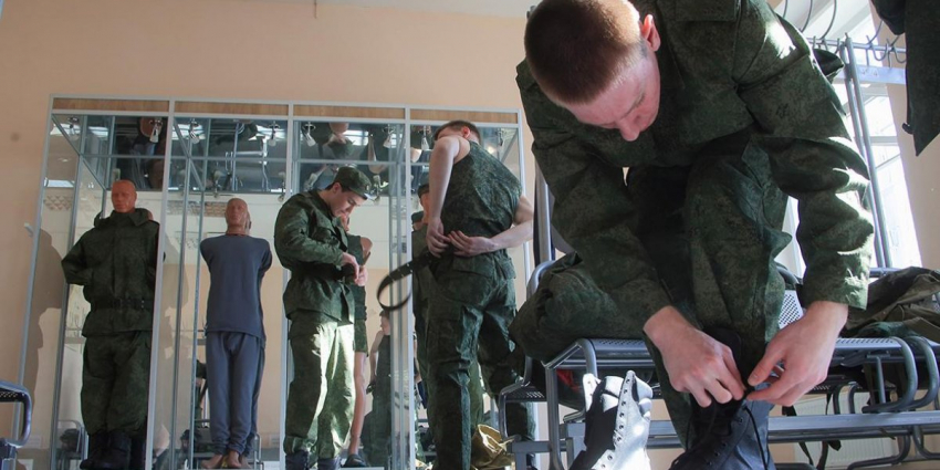 Цимлянский выступил на брифинге, посвященном весеннему призыву 2023 года