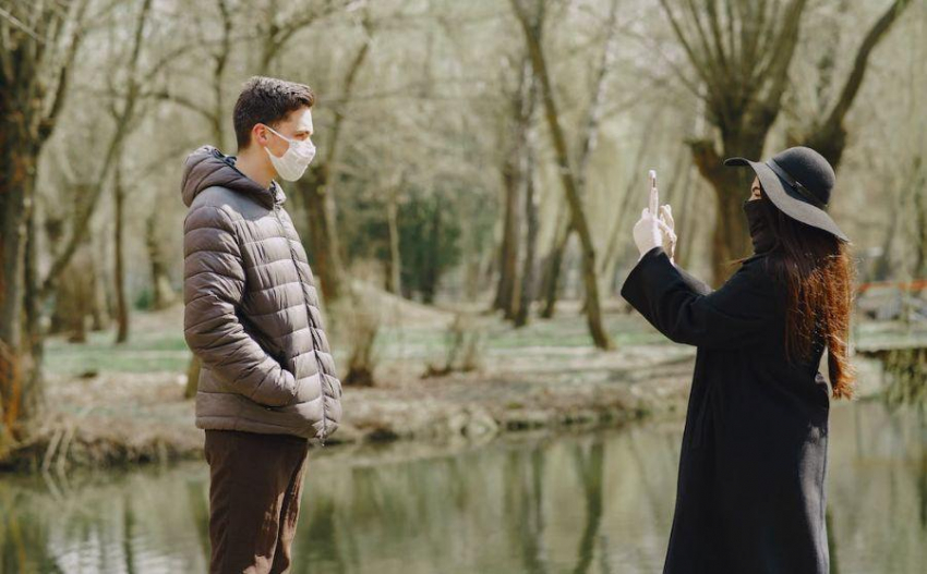 Инфекционист Малышев рекомендовал россиянам носить маски в осенний сезон