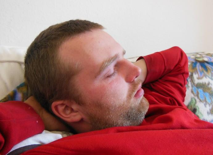 Нейробиолог Роршайб утверждает, что длительный сон днём сокращает жизнь