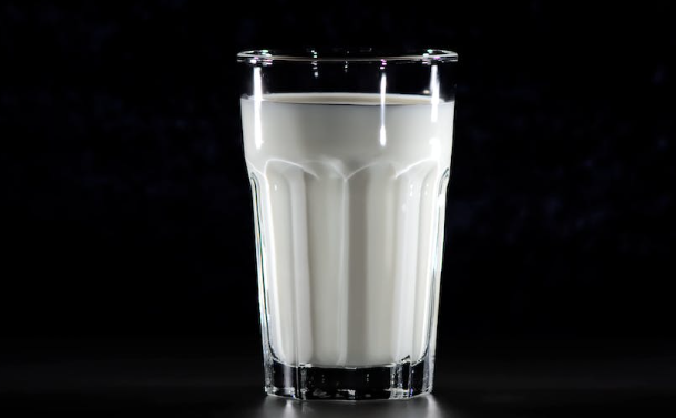 Диетолог Мансурова рассказала, как кефир защищает от диабета