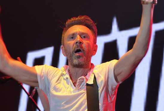 Шнуров неожиданно выступил в Петербурге с песней про Беглова