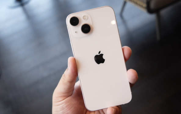 iPhone 13 mini подешевел в России до 52 000 рублей