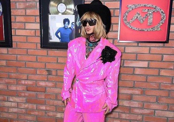 Сын Сергея Зверева решил развестись с сидевшей в тюрьме женой