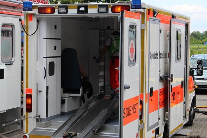 Жительница РФ спасла подавившегося конфетой ребёнка