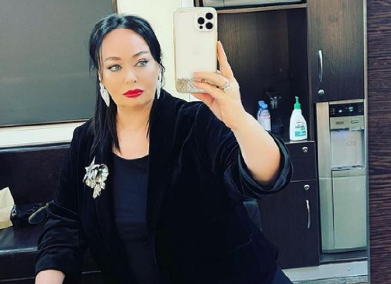 Лариса Гузеева поделилась архивными кадрами дома, где она выросла