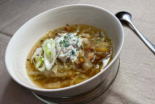 Диетолог Мухина назвала самый полезный суп для пожилых людей