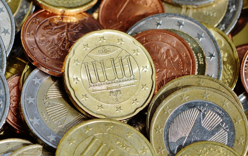 Ученые выяснили, на какую сторону чаще падает монета