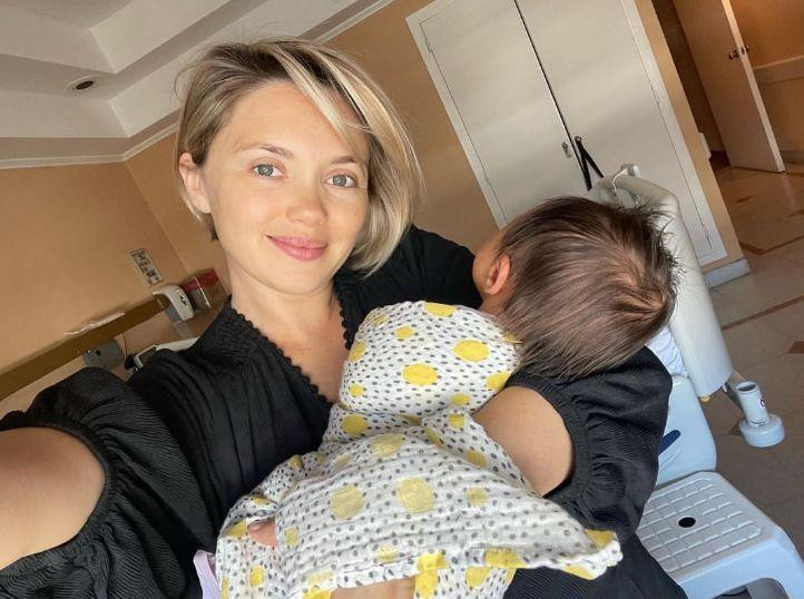 Звезда «Кухни» Ольга Кузьмина назвала дочь двойным именем Мира-Мария