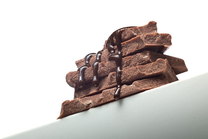 Диетолог Белоусова рекомендует плавно перейти от молочного шоколада к черному