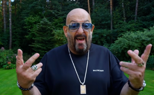 Михаил Шуфутинский вспомнил о знакомстве со шпионом по кличке Куриный бульон