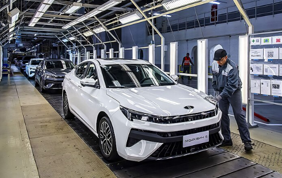 Автоэксперт Зенкевич не верит в популярность «Москвич-6» у россиян