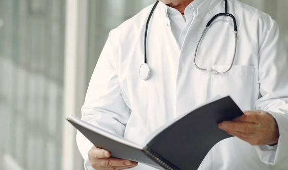 Врач Вялов назвал «плохим признаком» повышение «острых белков» в организме