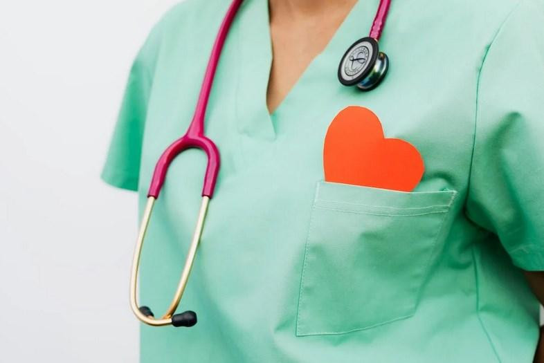 Хирург Гадзиян назвал ночные походы в туалет симптомом рака