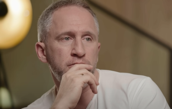 Оскар Кучера пожаловался на финансовые проблемы из-за многодетности