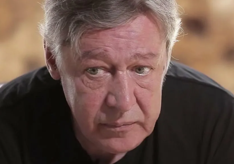 Михаил Ефремов пытается отобрать квартиру у семьи, которая 19 лет ухаживала за его дядей