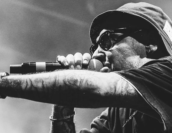 Рэпер Гуф официально развелся с женой