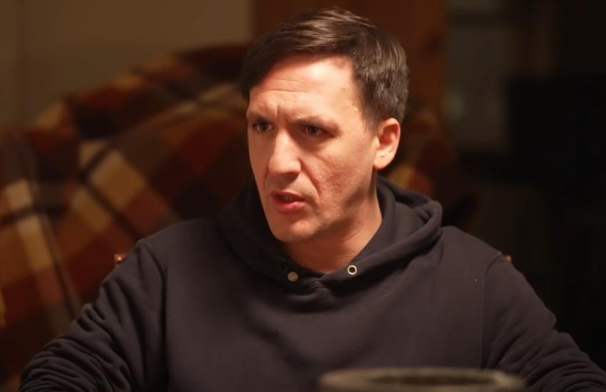 НТВ: Бежавший из России Артур Смольянинов еле сводит концы с концами