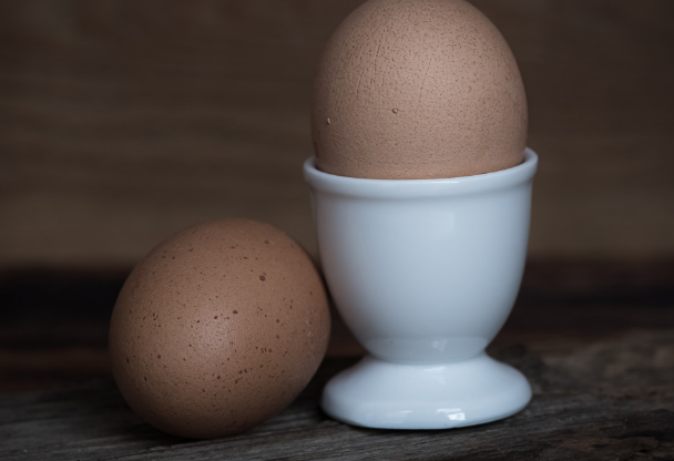 В Роспотребнадзоре призвали мыть яйца перед употреблением в пищу