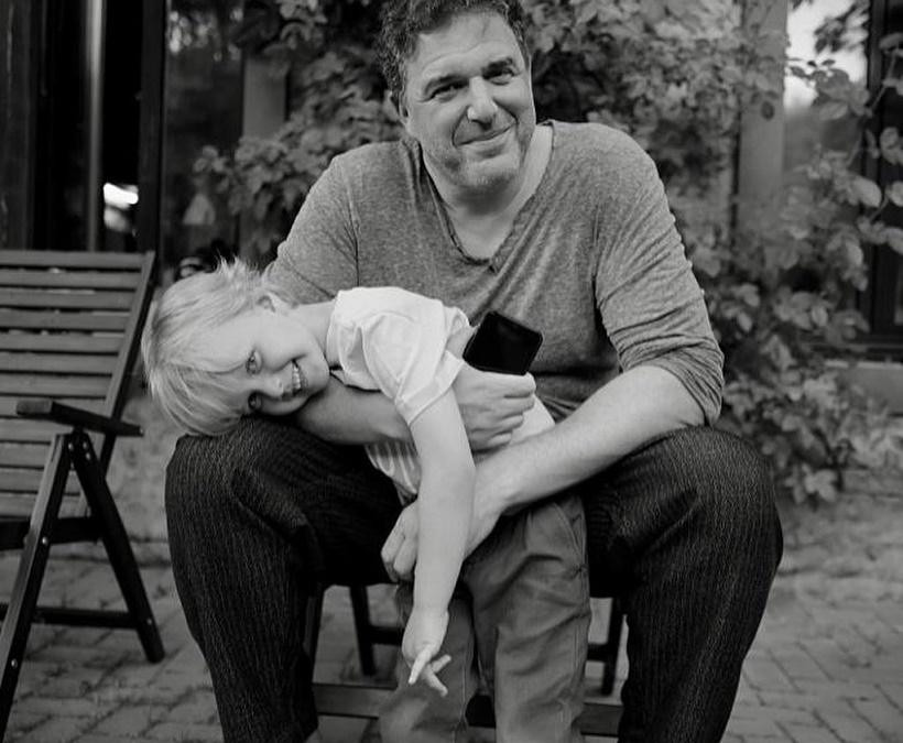 Виторган показал фото с сыном Собчак и опубликовал пост о суррогатном материнстве