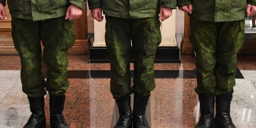 Указ об осеннем призыве-2023 подписал Путин: кто должен явиться в военкомат за 20 дней — отправят ли срочников на СВО и сколько призовут
