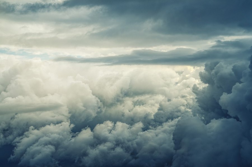 Японские учёные обнаружили микропластик в высотных облаках