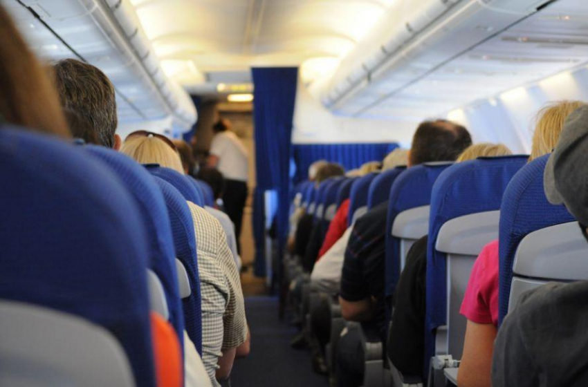 Пьяный дебошир на рейсе Бангкок - Москва атаковал пассажира железной вилкой