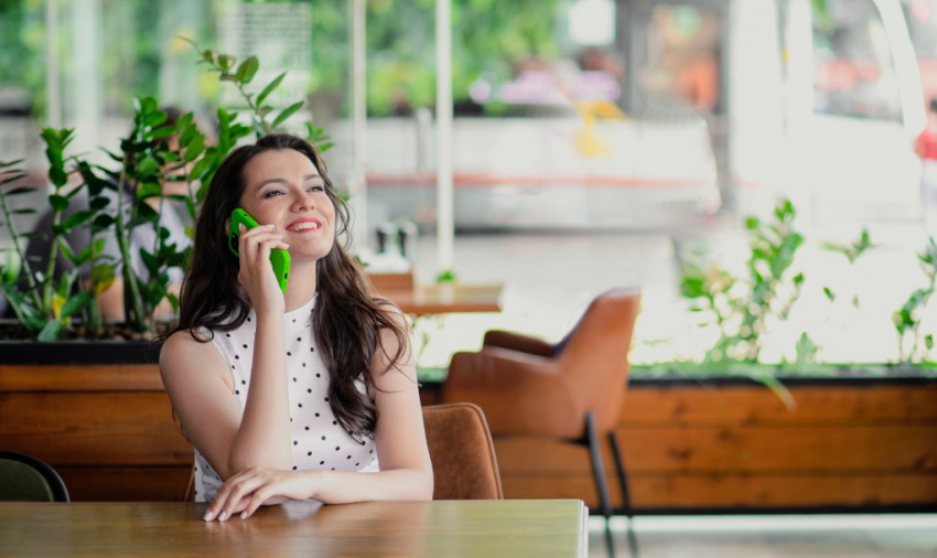 Россияне доверили участие в соцопросах голосовым помощникам