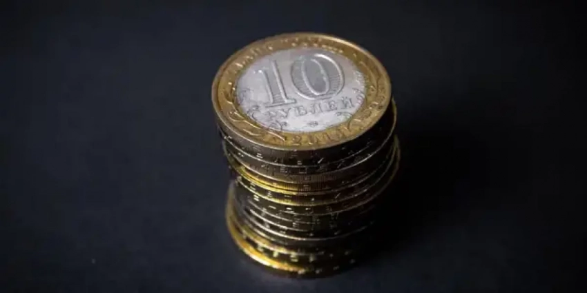 Резкий скачок стоимости доллара в последние месяцы серьезно обеспокоил жителей России