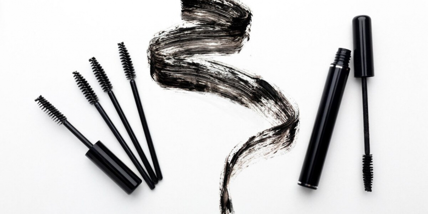 Если не смывать тушь перед сном, она может нанести серьезный вред здоровью глаз