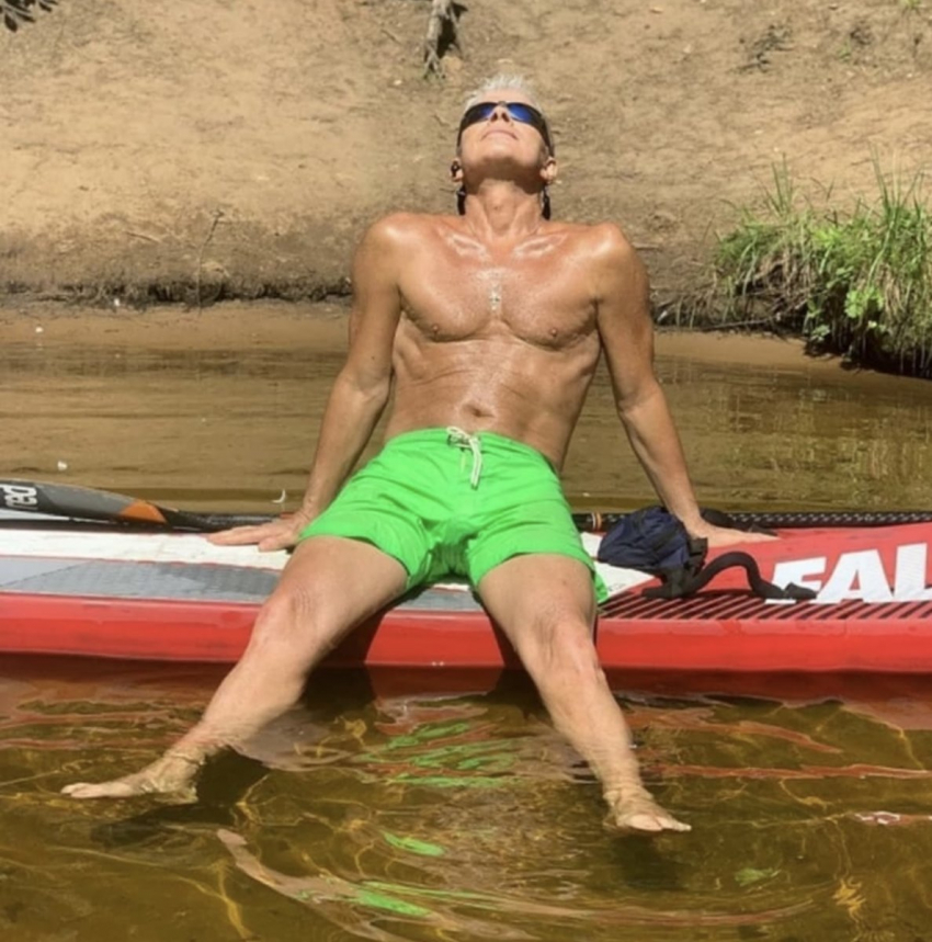 «Газманов негодует!»: Певец SHAMAN сместил народного артиста России с пьедестала почета