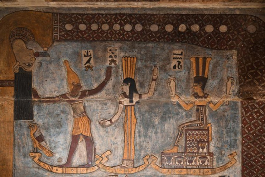 Ученые завершили реставрацию потолка древнеегипетского храма с новогодней сценой